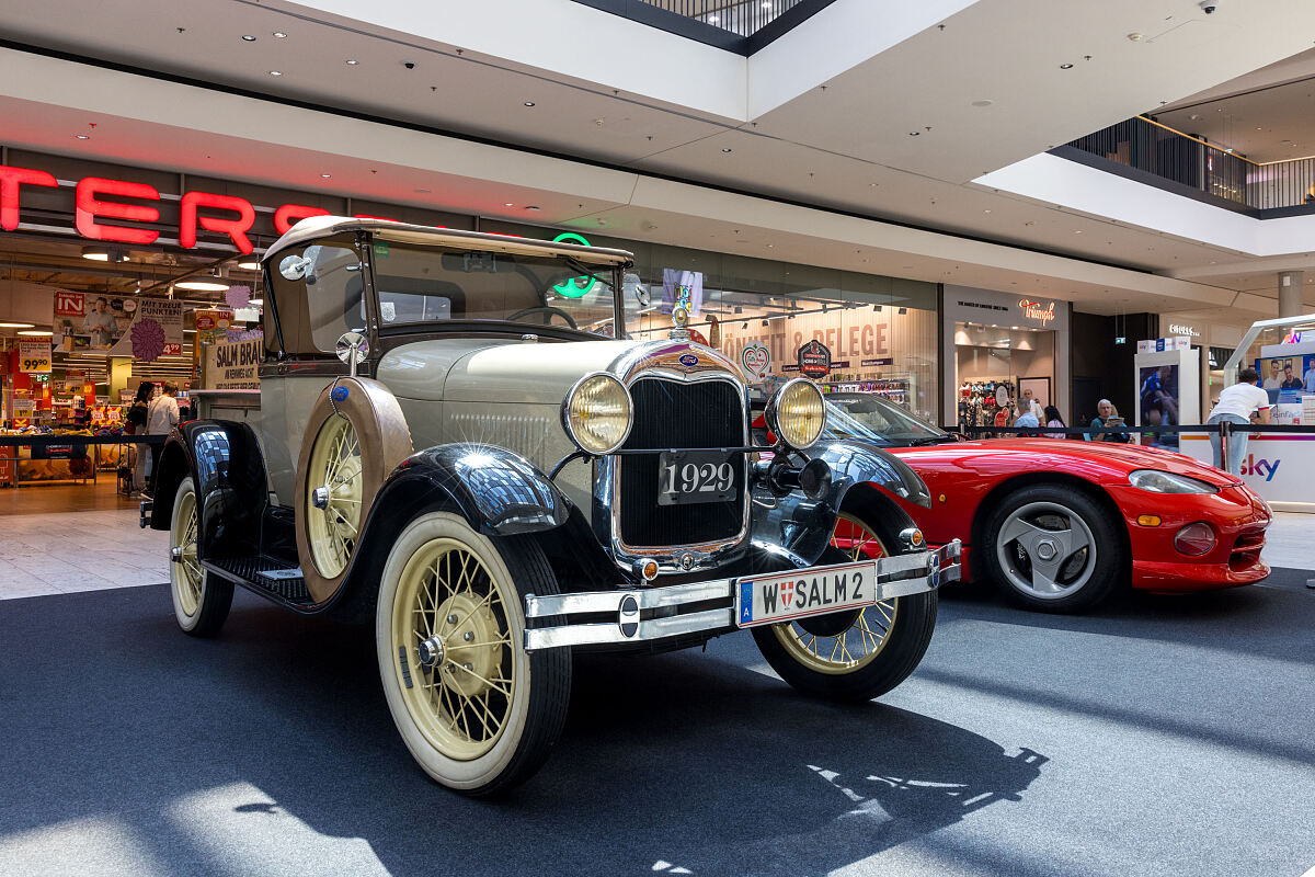 Bild 2_Oldtimer-Ausstellung